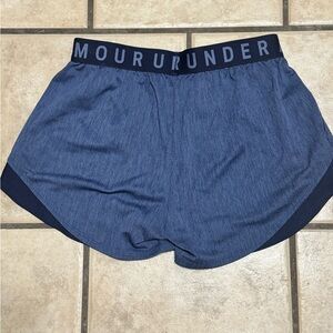 Under Armor women’s shorts navy blue with pockets small